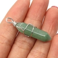 Hexagonaler grüner Steinanhänger mit Silberdrahtwicklung und Öse für DIY-Schmuck - Grüner Aventurin Silber