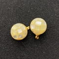 Spherical natural shell pendant with mosaic mother-of-pearl tiles and golden metal ring - 8mm / Yellow
