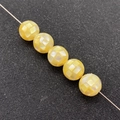 Cinq perles rondes en coquillage mosaïque jaune 8-12mm avec texture nacrée irisée - 8mm / Jaune