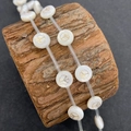 Witte schelpkraal met gouden vredesteken voor DIY sieraden en armbanden maken - 8mm / Vredessymboolpatroon (Nr. 4)