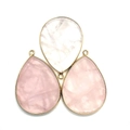 Trois pendentifs en quartz rose en forme de goutte avec bordure dorée et boucle - Quartz rose