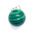 Pendentif boule en malachite aux motifs rubanés verts avec bélière argentée - 14mm / Malachite