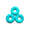 Drei himmelblaue Türkisperlen in Donutform mit schwarzem Netzmuster für DIY-Schmuck - Blauer Türkis