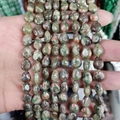 Cuentas de piedra Unakita natural en forma de gota con patrones verdes y rosas - Aproximadamente 40 Piezas/Paquete / No. 23