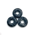 Drei runde natürliche graue Labradorit Steinanhänger im klassischen Donut Form Design - Larvikit