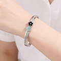 Bracelet trèfle argenté avec pierres de zircon et motif de clé grecque gravé - Argent Clé Grecque Fleur à une Rangée