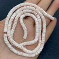Flache runde Muschelperlen in Creme mit natürlicher Textur für DIY-Schmuckherstellung - 5-8 mm / Milchorange Rosa (Nr.8)