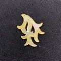 Ciondolo artistico in madreperla gialla con dettagli a forma di fiamma per collane DIY - Conchiglia Gialla