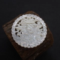 Perle en nacre blanche avec gravure d'architecture chinoise et bordure ajourée - N°2 40mm