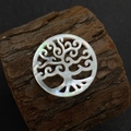 Perle de nacre irisée avec sculpture évidée de l'arbre de vie pour bijoux - N°6 26mm