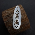 Pendentif goutte en nacre blanche élégante avec motifs floraux découpés complexes - N°18 15x45mm