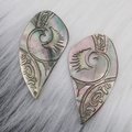 Iridescent natural shell teardrop pendants with silver tribal engraving for DIY jewelry - Irregular/Drop Leaf