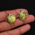 Macro detail of apple-shaped emperor stone pendants with gold plating and dual loops - 18x21mm / Green (No.2)