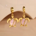 Boucles d'oreilles tortue de mer dorées avec émail rose marbré en acier inoxydable - Tortue de mer / Rose