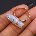 Anello regolabile in filo d'oro con pietra di luna e pesce decorato con diamante - 4g / Opale