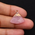 Gefacetteerde rozenkwarts waaierhanger met roségouden oogje, in de hand voor de afmetingen - 18x19mm 3g/st / Rozenkwarts (Nr. 2)