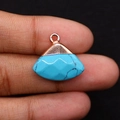 Gefacetteerde waaiervormige turquoise hanger met roségouden oogje in de hand - 18x19mm 3g/st / Blauw Turkoois