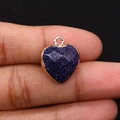 Pendentif cœur en pierre de soleil bleue et dorure pour la création de bijoux - Pierre de Sable Bleue
