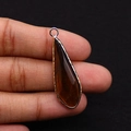 Pendentif goutte d'eau en pierre naturelle œil de tigre brun avec bordure en métal doré - 12x36mm / Œil de tigre