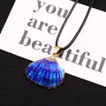Collier en coquillage naturel dégradé bleu avec bordure dorée et cordon noir - Dégradé Bleu