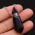 Nahaufnahme eines sechseckigen schwarzen Stein-Parfümflaschen-Anhängers mit Silberkette - 13x41mm,11g / Schwarzer Achat