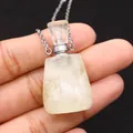 Halskette mit Parfümflasche aus Naturkristall und rechteckigem Steinanhänger - 20x38mm / Citrin