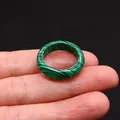Minimalistischer grüner Malachit Edelsteinring mit einzigartigen dunklen Naturstreifen - 17# / Malachit