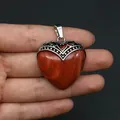Vintage Herzanhänger aus rotem Jaspis Naturstein mit verzierter silberner Metallkappe - Roter Jaspis