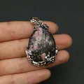 Wassertropfen-Anhänger aus Naturstein mit silbernem Blattrelief für DIY-Halsketten - Rhodonit (Anhängerkette nicht enthalten) / 28x41mm