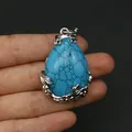 Wassertropfenförmiger Türkisstein-Anhänger mit silbernem Blatt- und Blumen-Metallbesatz - Blauer Türkis (Anhängerkette nicht enthalten) / 28x41mm