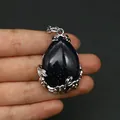 Tropfenförmiger Blaufluss-Anhänger mit silberner, ausgehöhlter Blatt-Metallfassung - Blauer Goldstein (Anhängerkette nicht enthalten) / 28x41mm