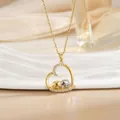 Goldene Herz-Halskette mit süßen Eichhörnchen und funkelnden Kristallakzenten - Gold Nistende Katzen (XL1074)