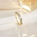 Vergulde verstelbare ring met marquise geslepen steen en kleurrijke zirkonia accenten - Marquise Hoofdsteen Vintage (JZ0374)