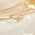 Bague réglable plaqué or 18K avec zircone rectangulaire sur fond en tissu de soie doux - Style Délicat Zircone Rectangulaire (JZ0332)