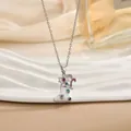 Dettaglio della collana con ciondolo calza di Natale con zirconi colorati in argento - Stile Calza di Natale con Strass Colorati Argento (XL01781G)