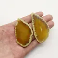 Detailansicht gelber Achat-Druzy-Anhänger mit natürlichen Kristallkanten für DIY-Schmuck - Bernstein Farbverlauf (Nr.2)