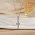 Vue détaillée d'un collier pendentif croix argenté avec des pierres de zircon - Croix en Argent Pavée Simple (XL01916G)