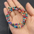Cuentas de disco de piedra natural colorida para joyería DIY sostenidas en mano - 2x4mm / No 24 (Estilo Colorido Vibrante)