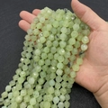 Perle di prehnite verde chiaro sfaccettate 8-10mm con inclusioni nere naturali - Prehnite