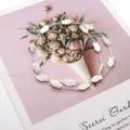 Dettaglio di perline a forma di pesce in madreperla bianca per creazioni di gioielli DIY - Stile Pesce / 7x12mm
