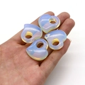 Set mit vier herzförmigen Opalit-Anhängern mit irisierendem Finish und zentraler Bohrung - Opal
