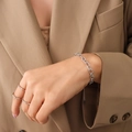 Silver chunky chain bracelet and minimalist wavy rings worn by model on khaki suit - Bracelet / 15+5cm / Silver