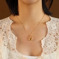 Collar vintage de titanio chapado en oro 18K con colgante ovalado usado por modelo - 40+5cm / Dorado