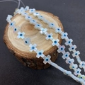 Perles oeil de nacre en forme de croix enroulées sur bois pour création de bijoux - Croix (8mm)