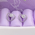 Boucles d'oreilles cœur en argent avec zircon sur support en soie violette - Anneau en Cœur / Acier