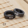 Orecchini a clip punk in acciaio inossidabile nero con teschio e ossa incrociate argento - Stile Teschio (C7)