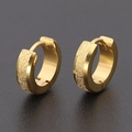 Pendientes de aro en acero de titanio dorado con acabado arenado mate y borde pulido - Huggie esmerilado / 1 Pieza / Dorado
