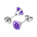 Orecchini a lobo in acciaio al titanio con zircone viola AAA rotondo e montatura a quattro griffe - Color Acciaio + Blu Viola