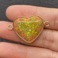Connettore a cuore in pietra colorata placcato oro con doppi anelli per gioielli DIY - Stile Venato Arancio Giallo Verde (17)