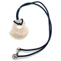 Natuurlijke rozenkwarts hartvormige hanger met zwart koord en zilveren sluiting - 30x30mm / Rozenkwarts